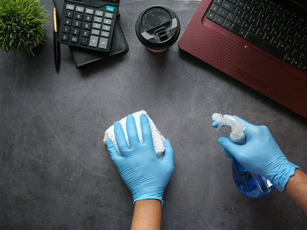 Limpieza tecnica de superficies de trabajo